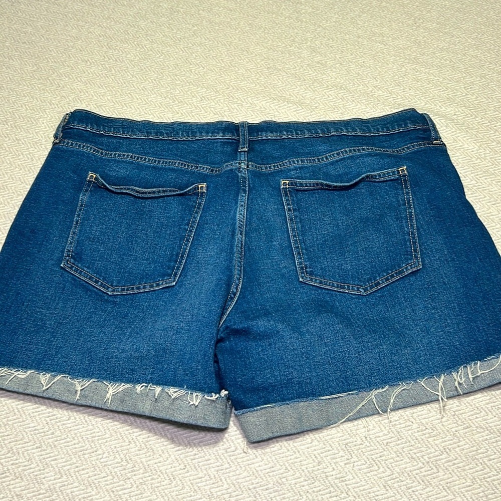 Gap Jean Shorts. Blue  denim shorts by gap. Size 18.